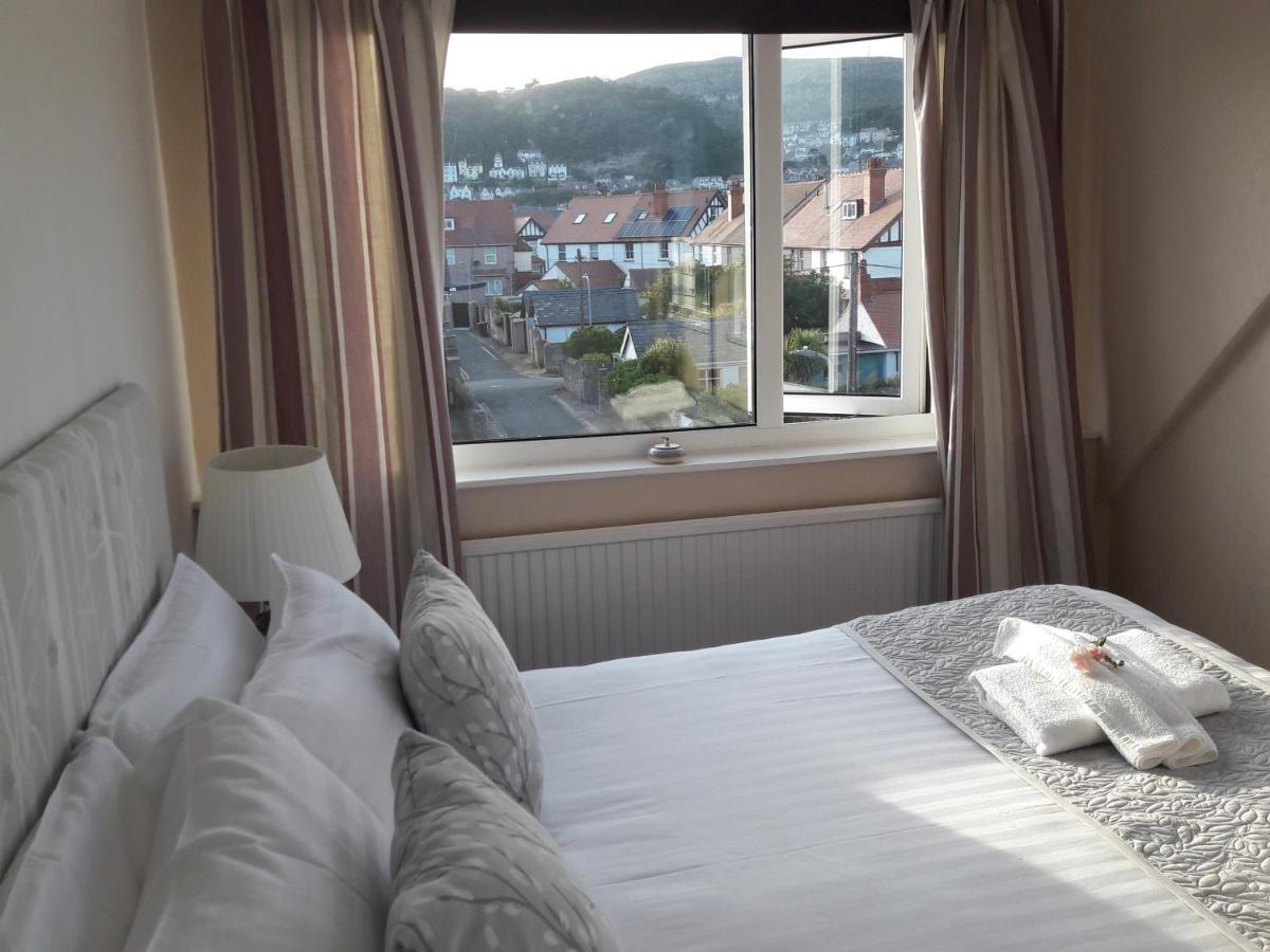 Seren Villa Llandudno Room photo